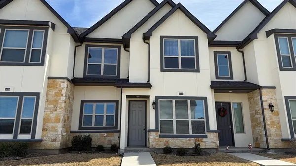 $2,575 | 16124 Doe Lk Drive, Frisco, TX 75033