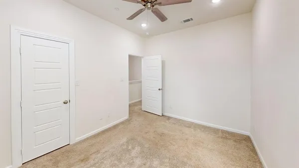 $2,575 | 16124 Doe Lk Drive, Frisco, TX 75033