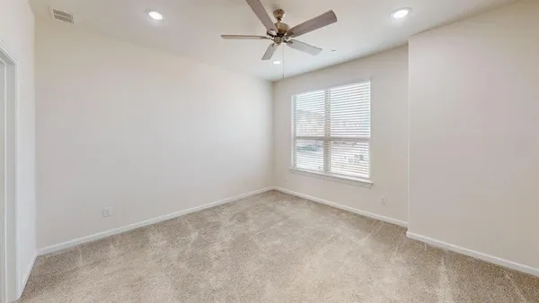 $2,575 | 16124 Doe Lk Drive, Frisco, TX 75033