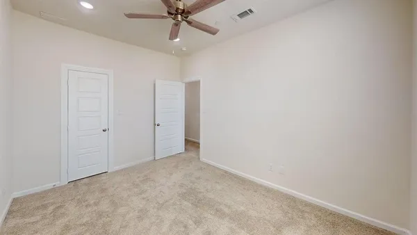 $2,575 | 16124 Doe Lk Drive, Frisco, TX 75033