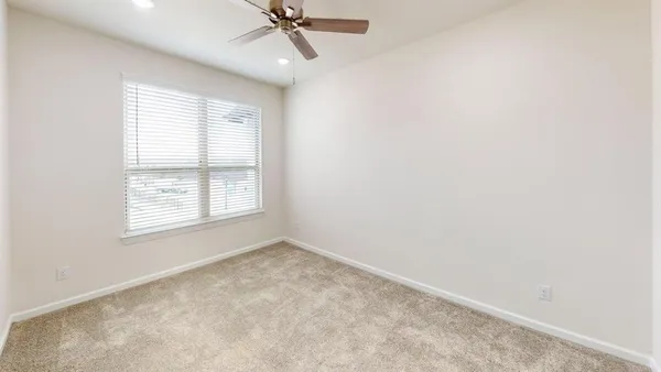 $2,575 | 16124 Doe Lk Drive, Frisco, TX 75033