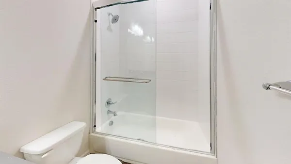 $2,575 | 16124 Doe Lk Drive, Frisco, TX 75033