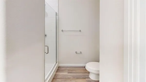 $2,575 | 16124 Doe Lk Drive, Frisco, TX 75033