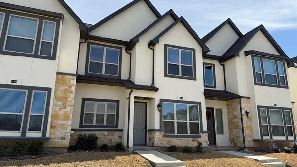$2,575 | 16124 Doe Lk Drive, Frisco, TX 75033