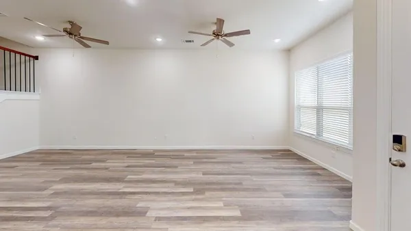 $2,575 | 16124 Doe Lk Drive, Frisco, TX 75033