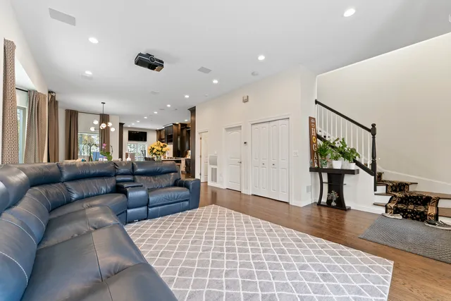 $790,000 | 3452 North Newcastle Avenue, Chicago, IL 60634