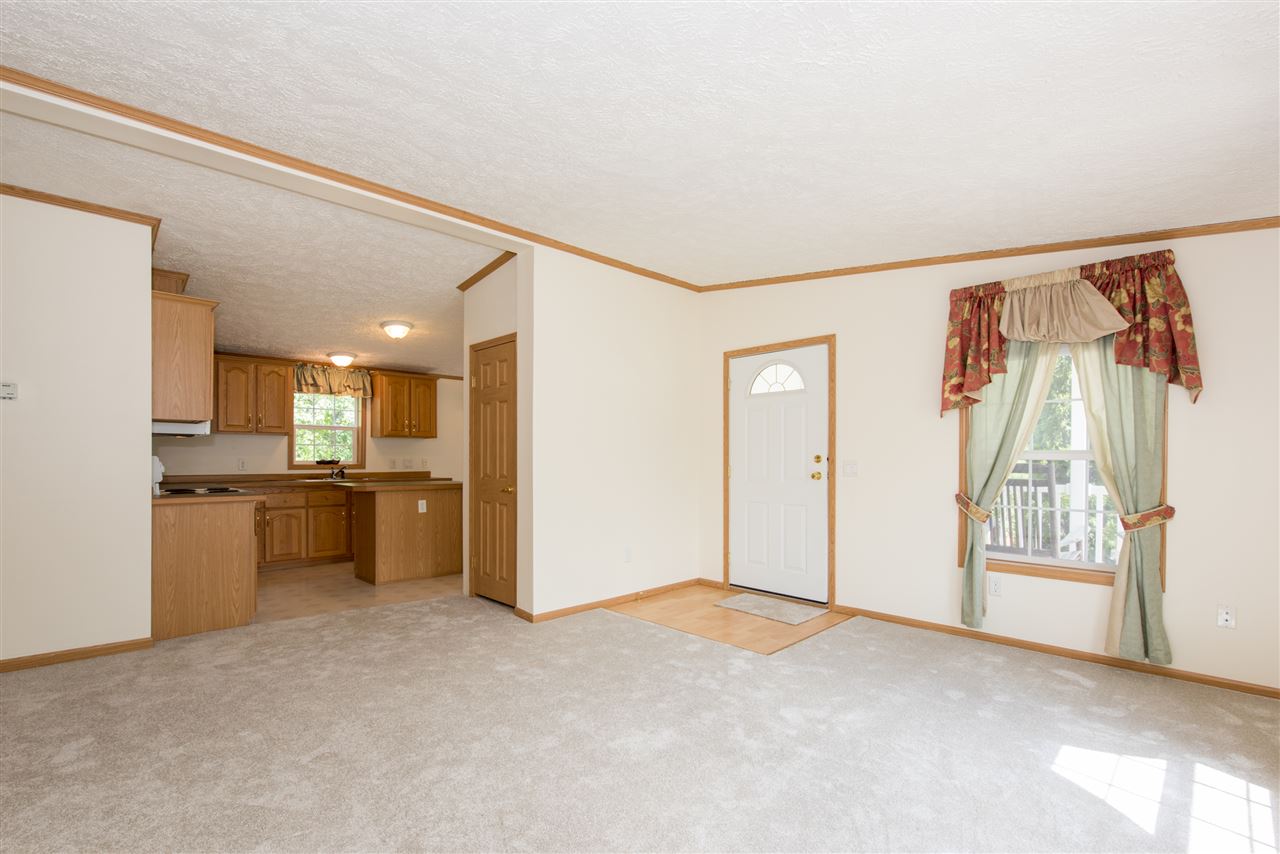 33 Seneca Street Rochester, NH 03867 - Photo 14 of 40