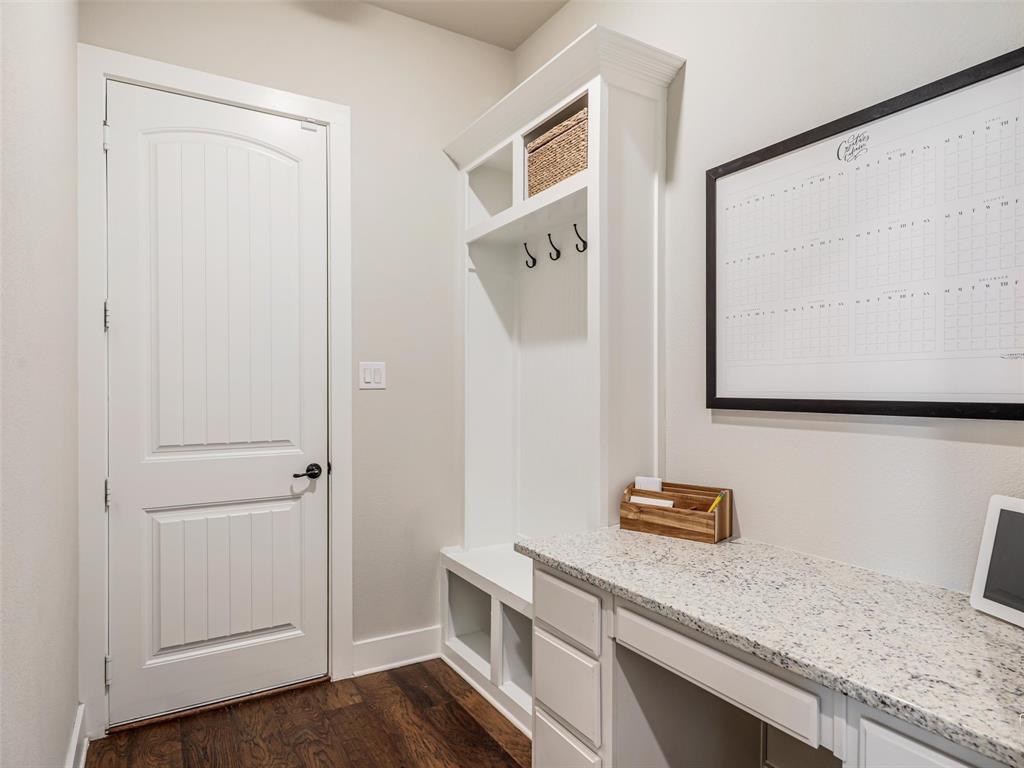 544 Majors Road Van Alstyne, TX 75495 - Photo 21 of 36 a kitchen with a sink and a mirror