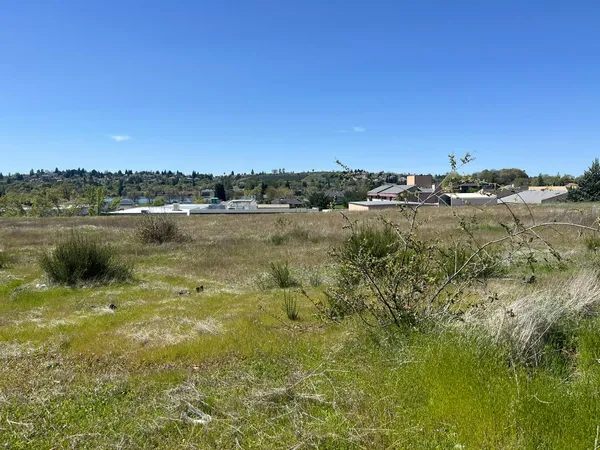 a view of lake with houses