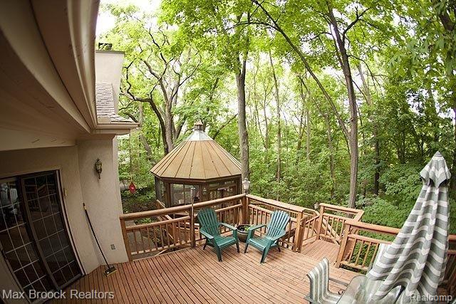 30719 Country Ridge Circle Farmington, MI 48331 - Photo 19 of 21 Beautiful Wooded Lot