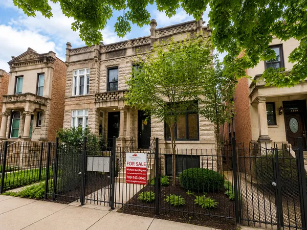 $175,000 | 4837 South Forrestville Avenue, Unit 1, Chicago, IL 60615
