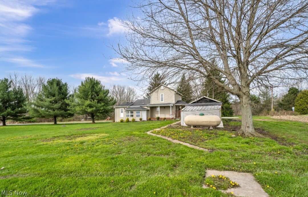 15593 Franchester Road Burbank, OH 44214 - Photo 6 of 25