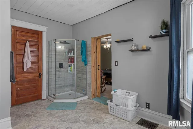 $179,900 | 709 Louisa Street, Illiopolis, IL 62539