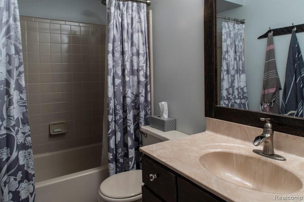 1634 Hillside Lane Rochester Hills, MI 48307 - Photo 45 of 61