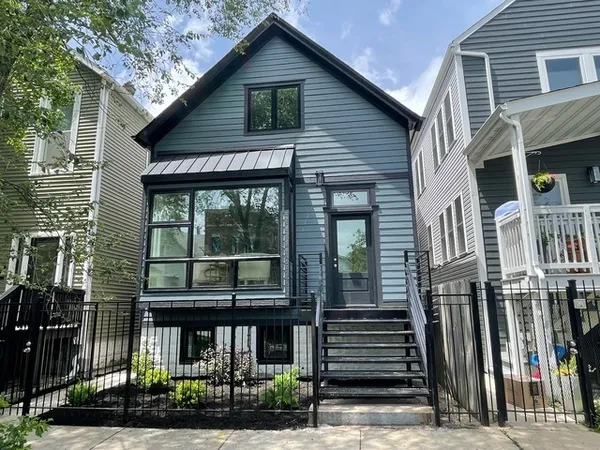 $2,100 | 1644 North Troy Street, Unit 2, Chicago, IL 60647