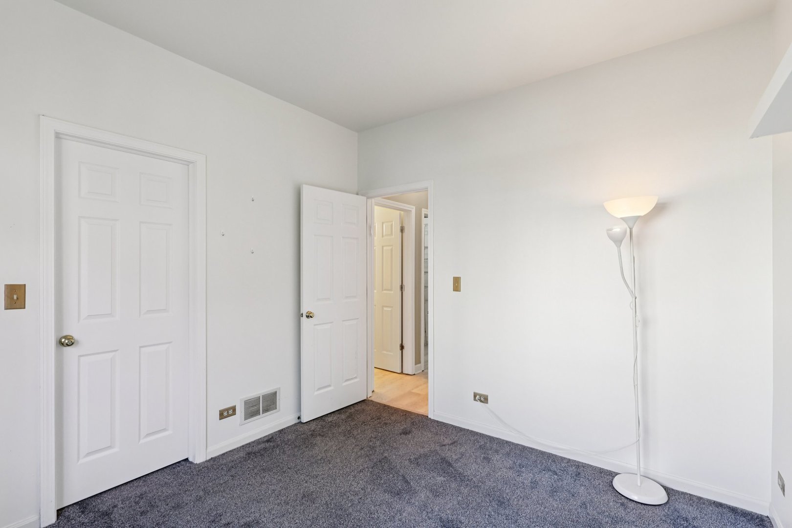 7503 Korbel Drive Gurnee, IL 60031 - Photo 14 of 42