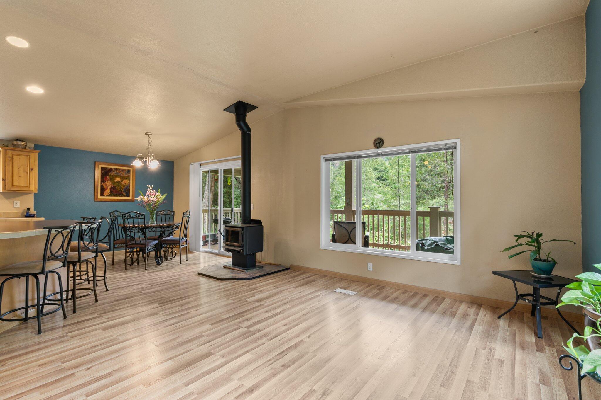 12272 Sf Little Butte Creek Road Eagle Point, OR 97524 - Photo 10 of 32 17-web-or-mls-IMGM5538