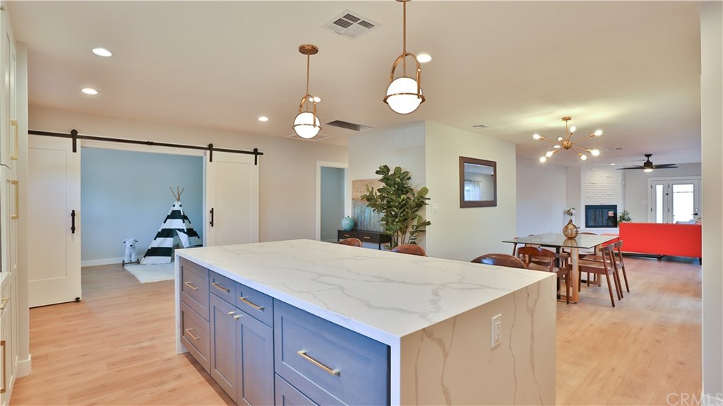 631 North Maple Street Burbank, CA 91505 - Photo 13 of 33