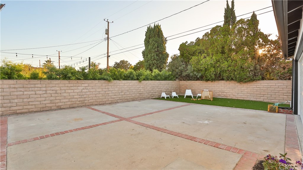 631 North Maple Street Burbank, CA 91505 - Photo 31 of 33