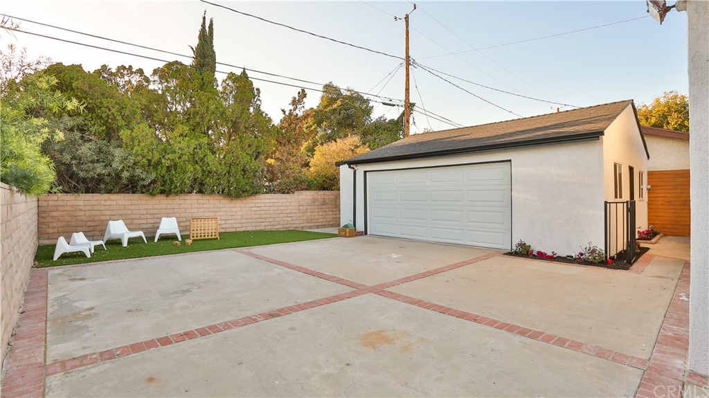 631 North Maple Street Burbank, CA 91505 - Photo 33 of 33