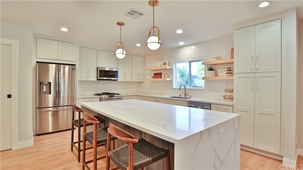 631 North Maple Street Burbank, CA 91505 - Photo 6 of 33