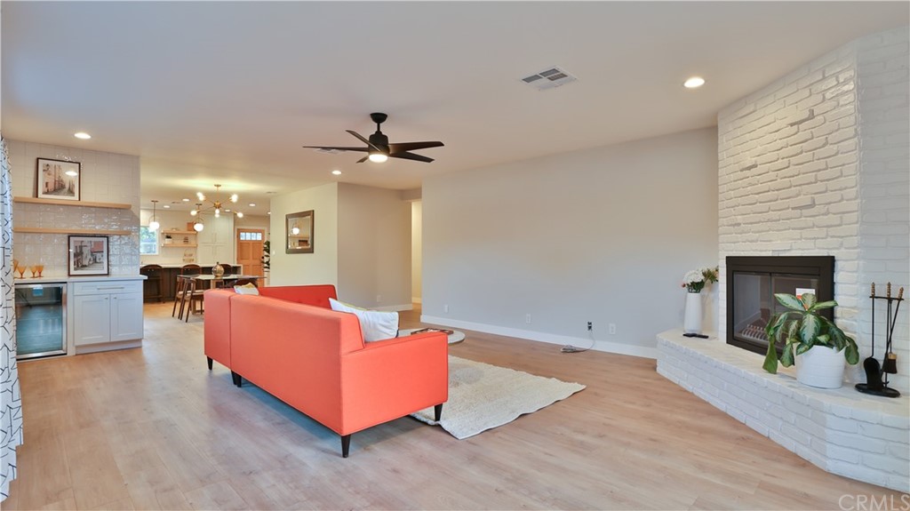 631 North Maple Street Burbank, CA 91505 - Photo 7 of 33