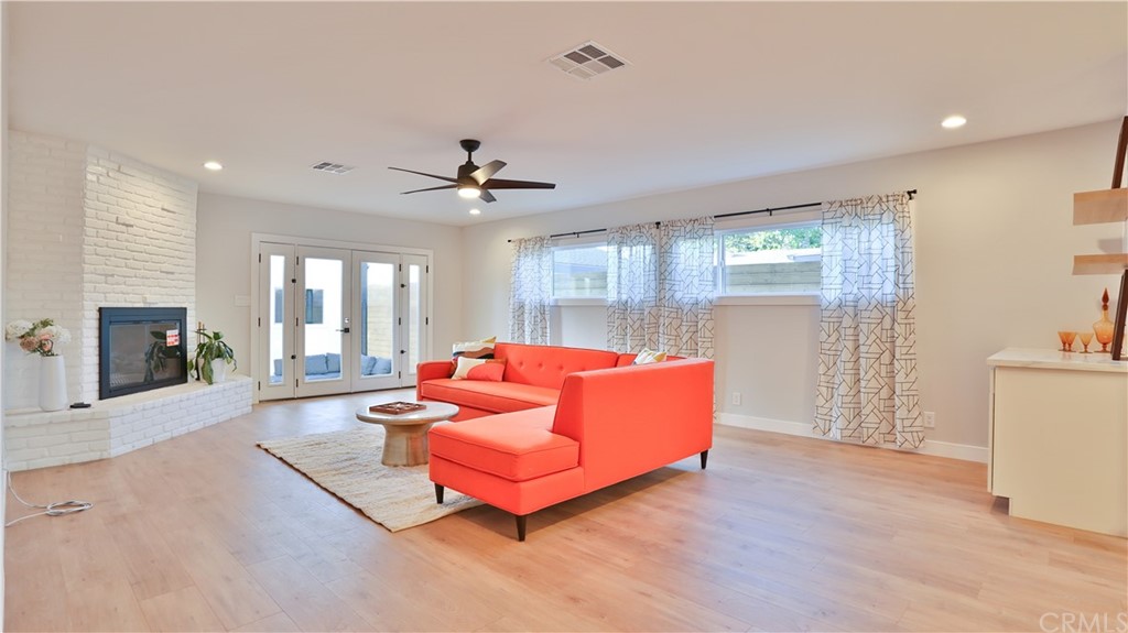 631 North Maple Street Burbank, CA 91505 - Photo 9 of 33