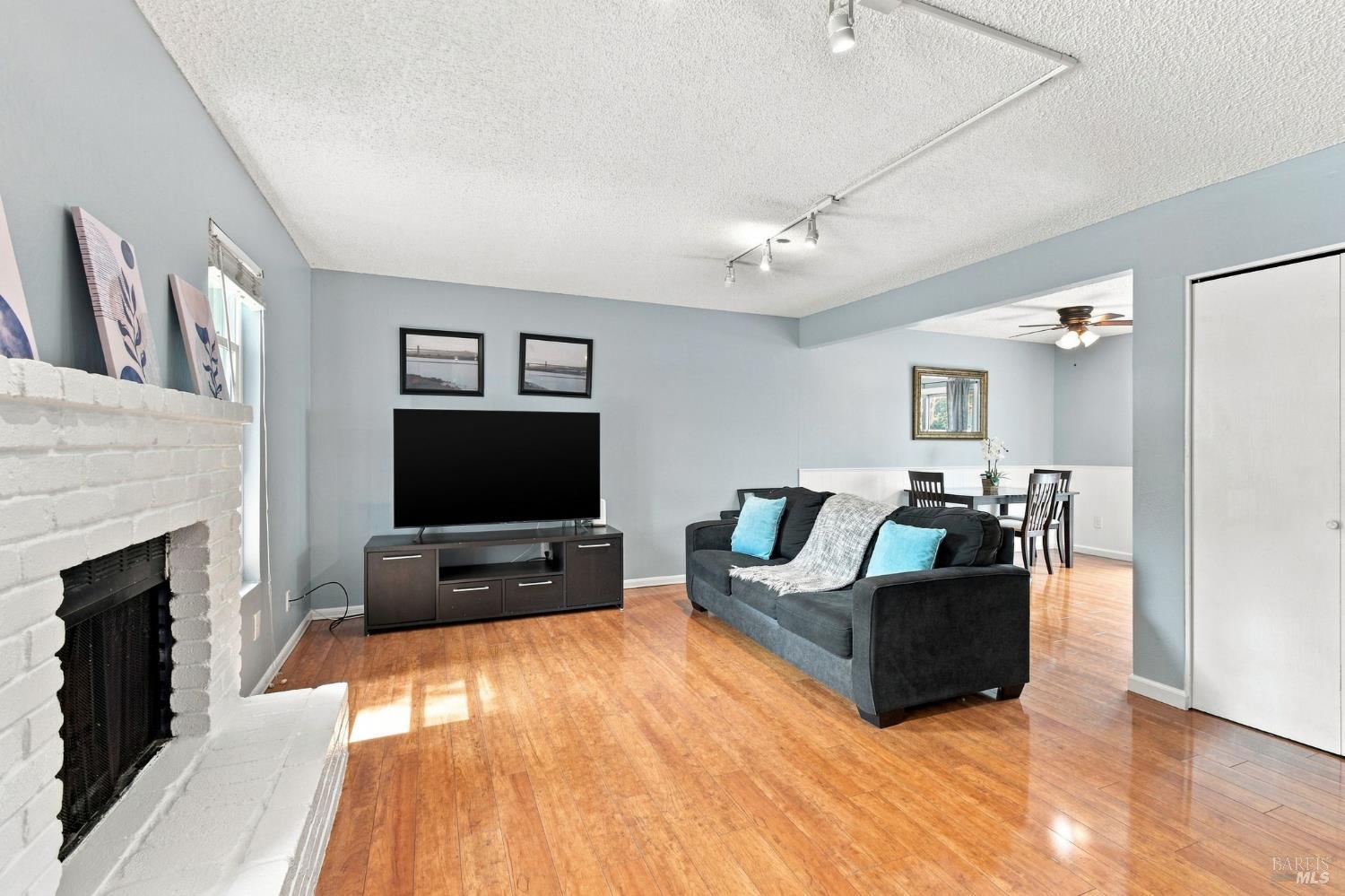 1314 Gold Way Rohnert Park, CA 94928 - Photo 3 of 23 Gallery Image 3