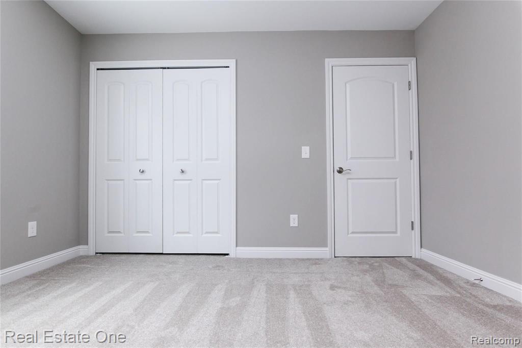 2466 Eastern Avenue Rochester Hills, MI 48307 - Photo 35 of 48