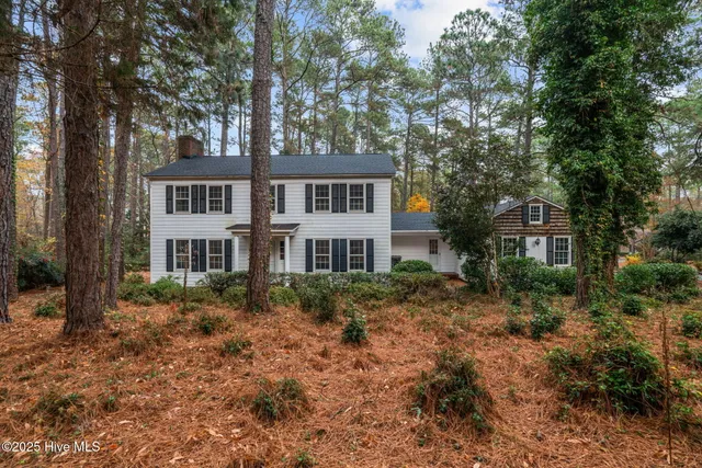 $565,000 | 102 James Creek Road, Southern Pines, NC 28387