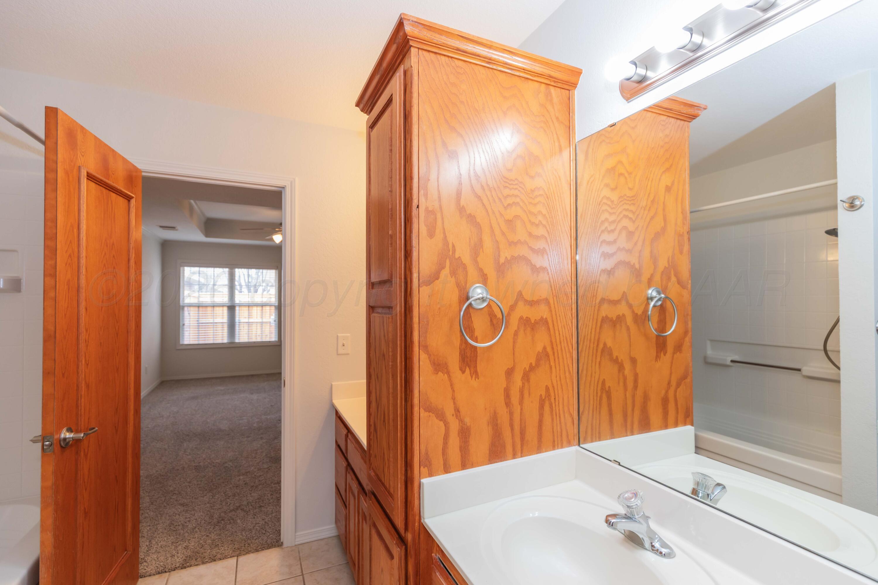 4517 Steffi Court Amarillo, TX 79110 - Photo 19 of 29 PRIMARY BATH VIEW 1