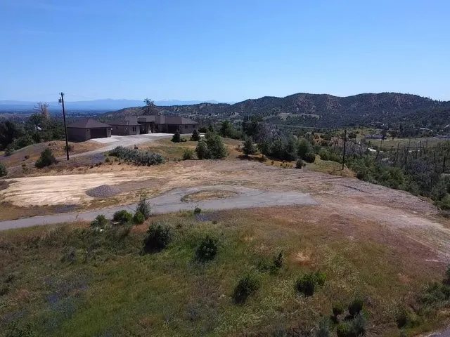 a view of a city street view