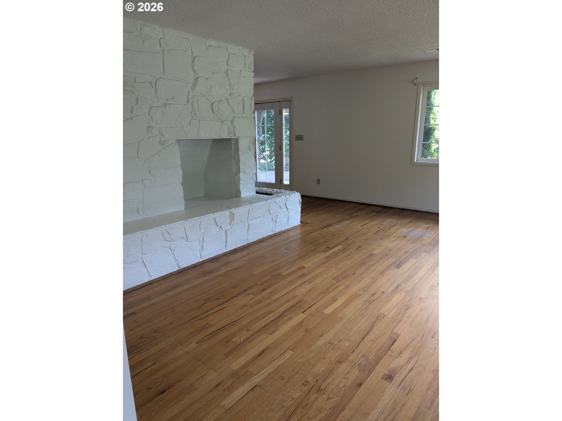 15341 South Hattan Road Oregon City, OR 97045 - Photo 10 of 41 Living Room