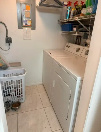 $1,800 | 443 Pine Glen Lane, Unit C2, Greenacres, FL 33463