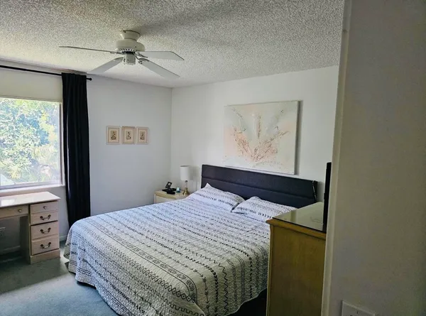 $1,800 | 443 Pine Glen Lane, Unit C2, Greenacres, FL 33463