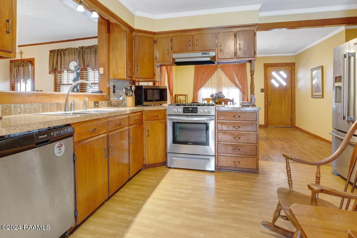 538 Kennerson Road Opelousas, LA 70570 - Photo 3 of 25 Stainless setell appliances