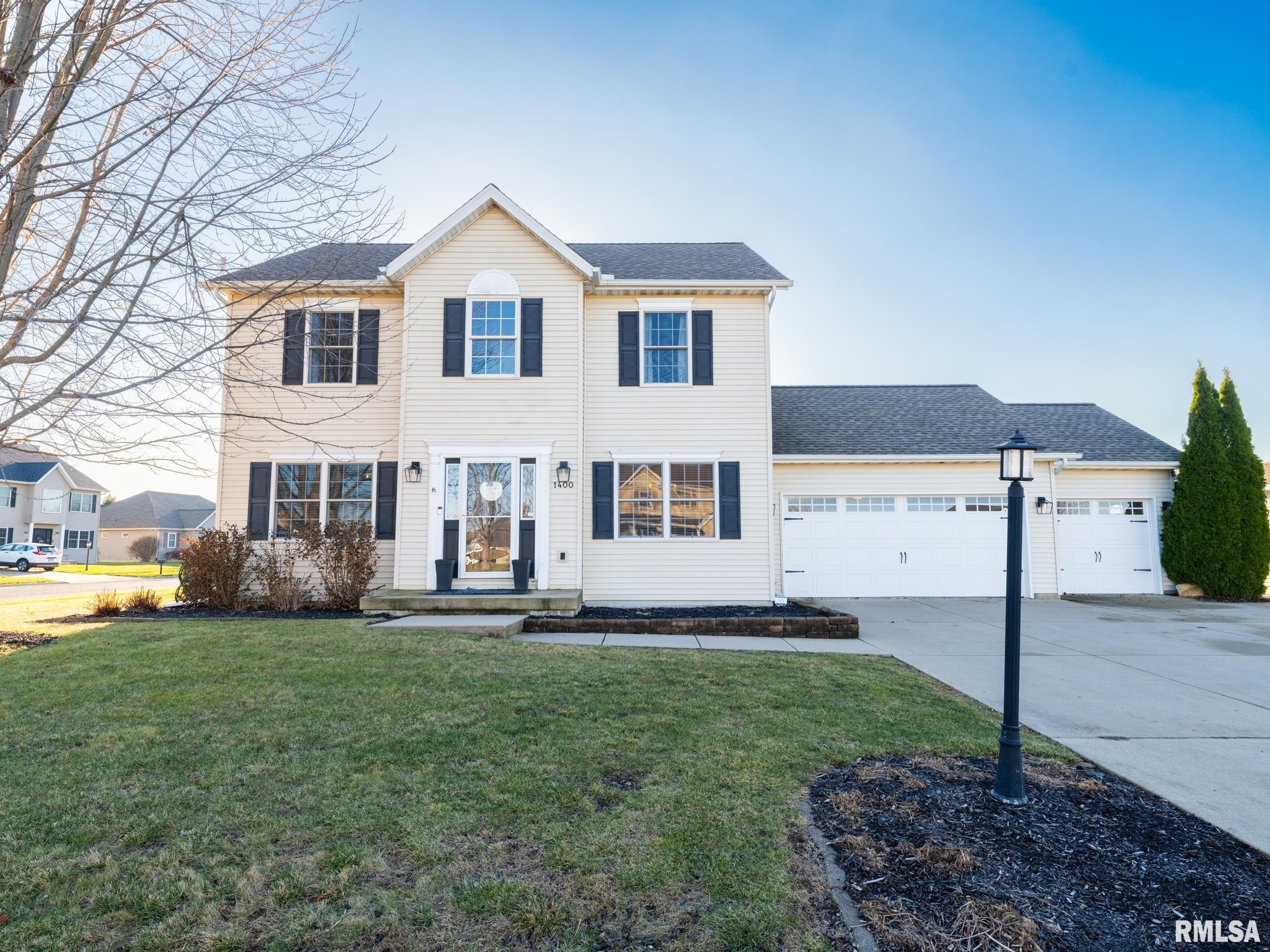 1400 Oak Ridge Washington, IL 61571 - Photo 1 of 56 Gallery Image 1