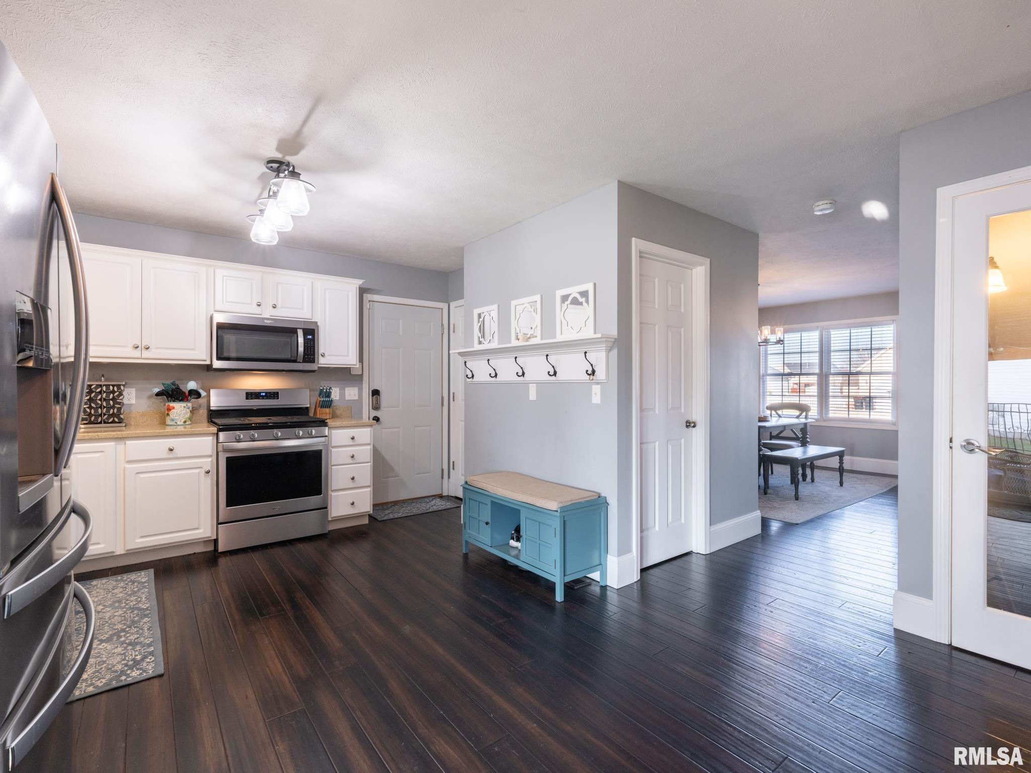 1400 Oak Ridge Washington, IL 61571 - Photo 17 of 56 Gallery Image 17