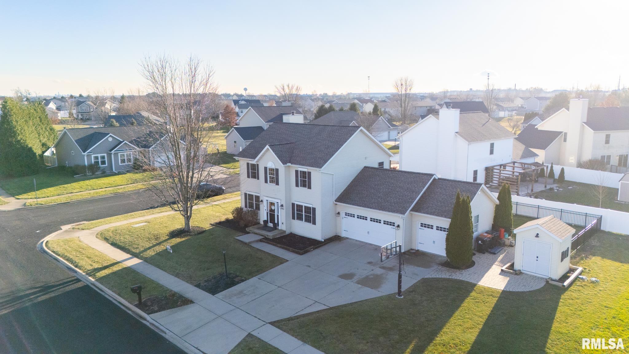 1400 Oak Ridge Washington, IL 61571 - Photo 2 of 56 Gallery Image 2