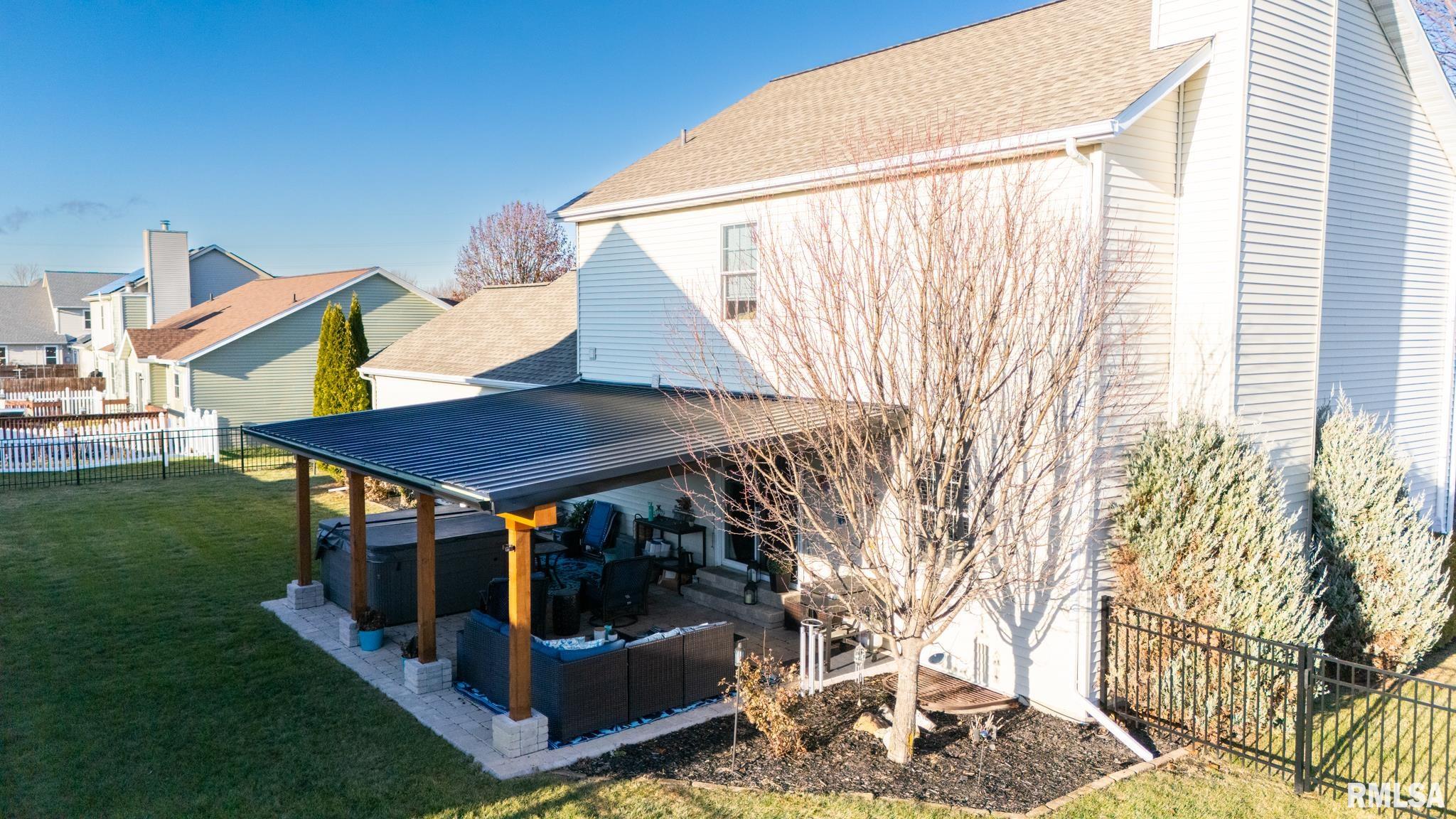 1400 Oak Ridge Washington, IL 61571 - Photo 4 of 56 Gallery Image 4
