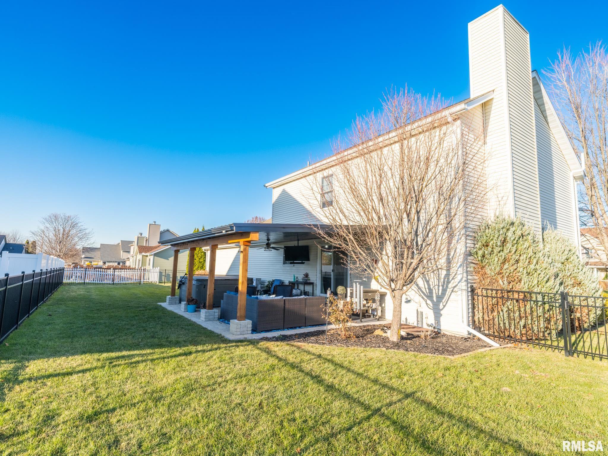 1400 Oak Ridge Washington, IL 61571 - Photo 6 of 56 Gallery Image 6