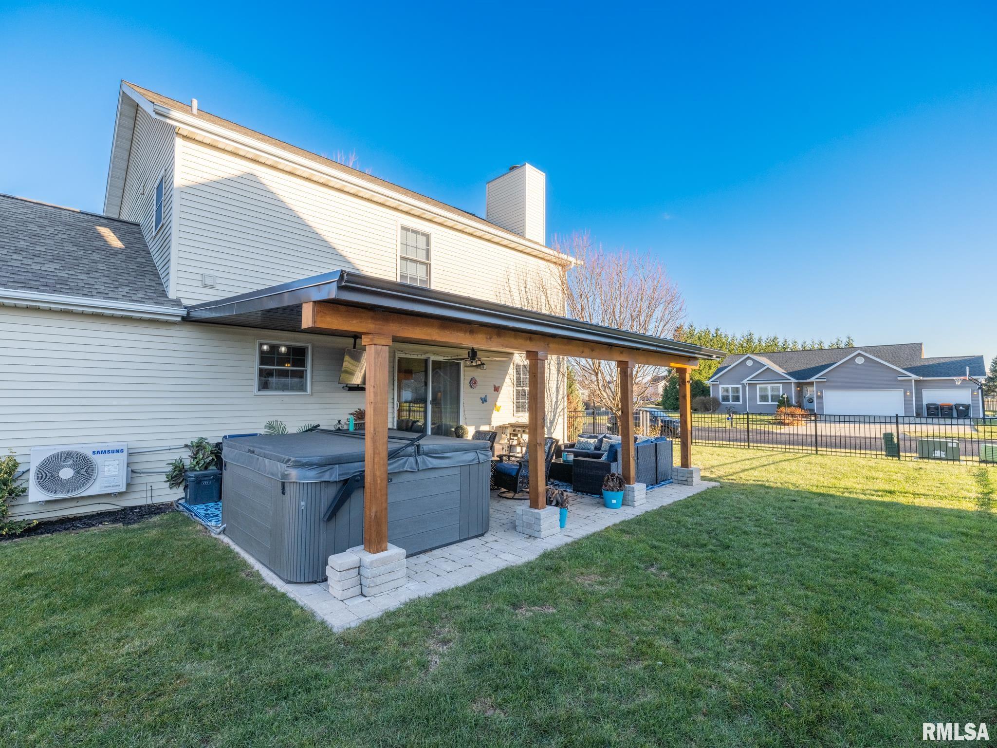 1400 Oak Ridge Washington, IL 61571 - Photo 7 of 56 Gallery Image 7