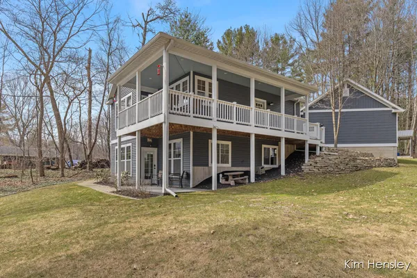 $636,000 | 12636 Point Drive, Gowen, MI 49326