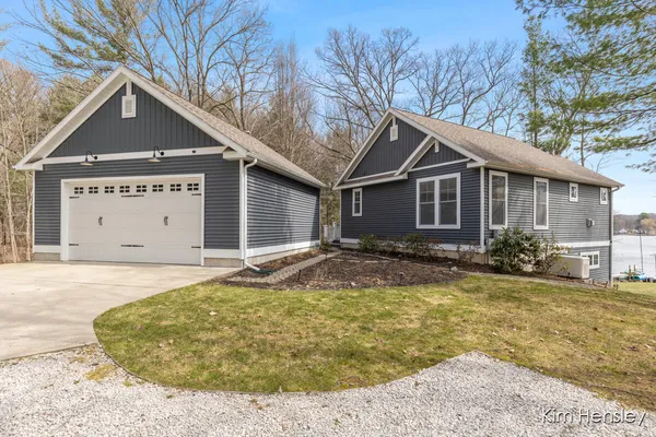 $636,000 | 12636 Point Drive, Gowen, MI 49326