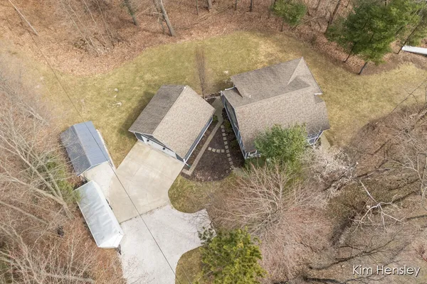 $636,000 | 12636 Point Drive, Gowen, MI 49326