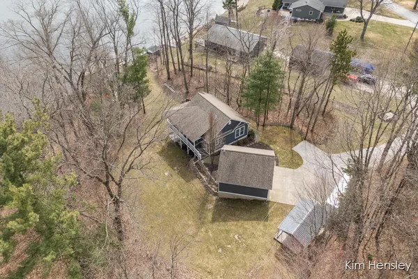 $636,000 | 12636 Point Drive, Gowen, MI 49326