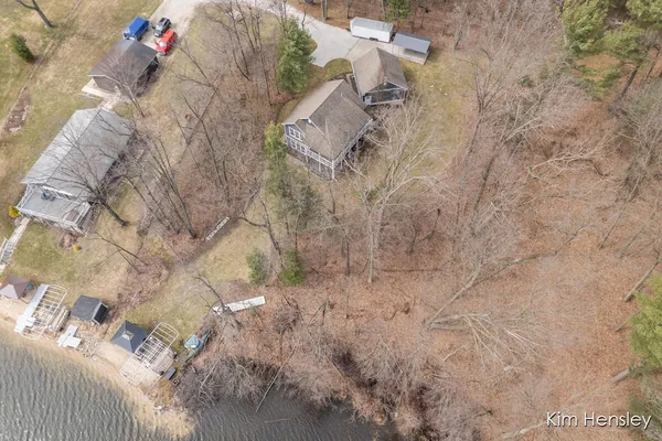 $636,000 | 12636 Point Drive, Gowen, MI 49326