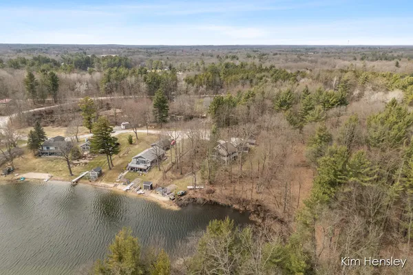 $636,000 | 12636 Point Drive, Gowen, MI 49326