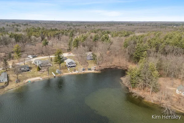 $636,000 | 12636 Point Drive, Gowen, MI 49326
