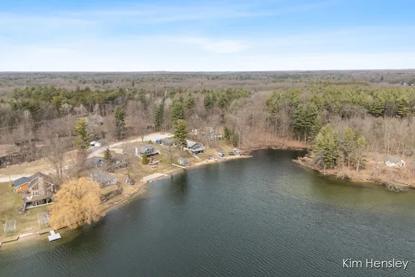 $636,000 | 12636 Point Drive, Gowen, MI 49326